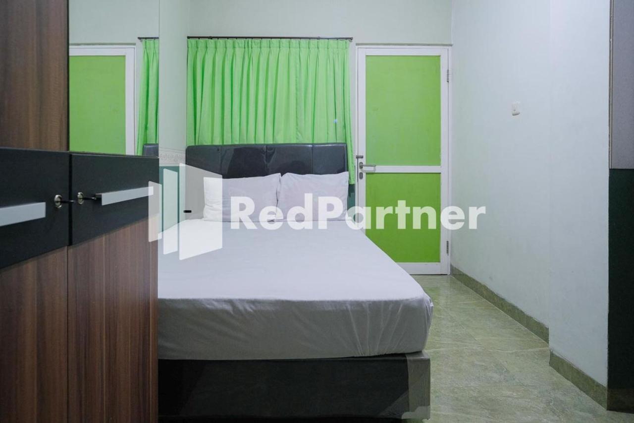 Pondok Hijau Syariah Mitra Reddoorz At Citraland Surabaya Kültér fotó