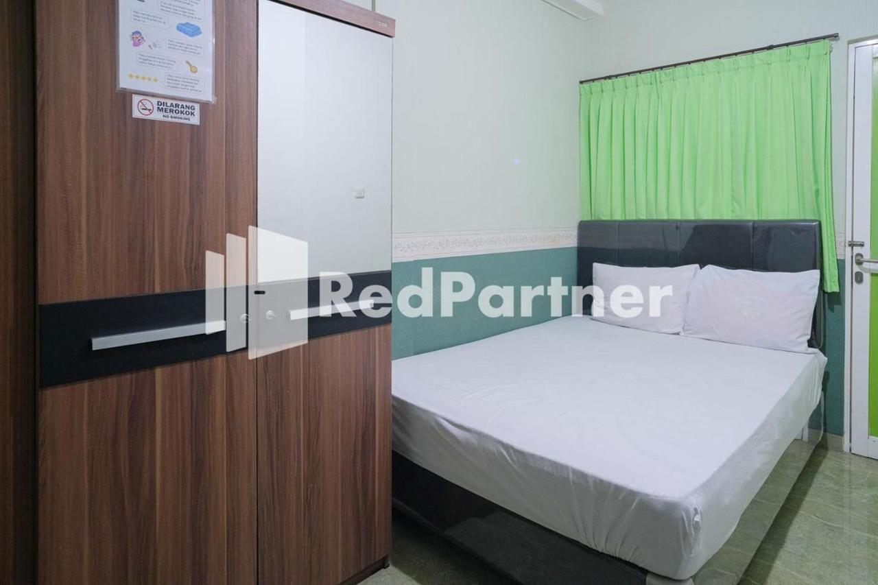 Pondok Hijau Syariah Mitra Reddoorz At Citraland Surabaya Kültér fotó