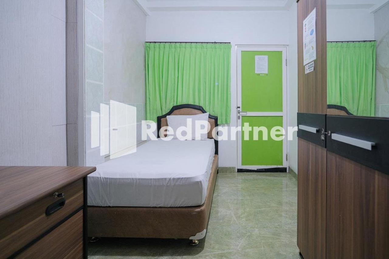 Pondok Hijau Syariah Mitra Reddoorz At Citraland Surabaya Kültér fotó