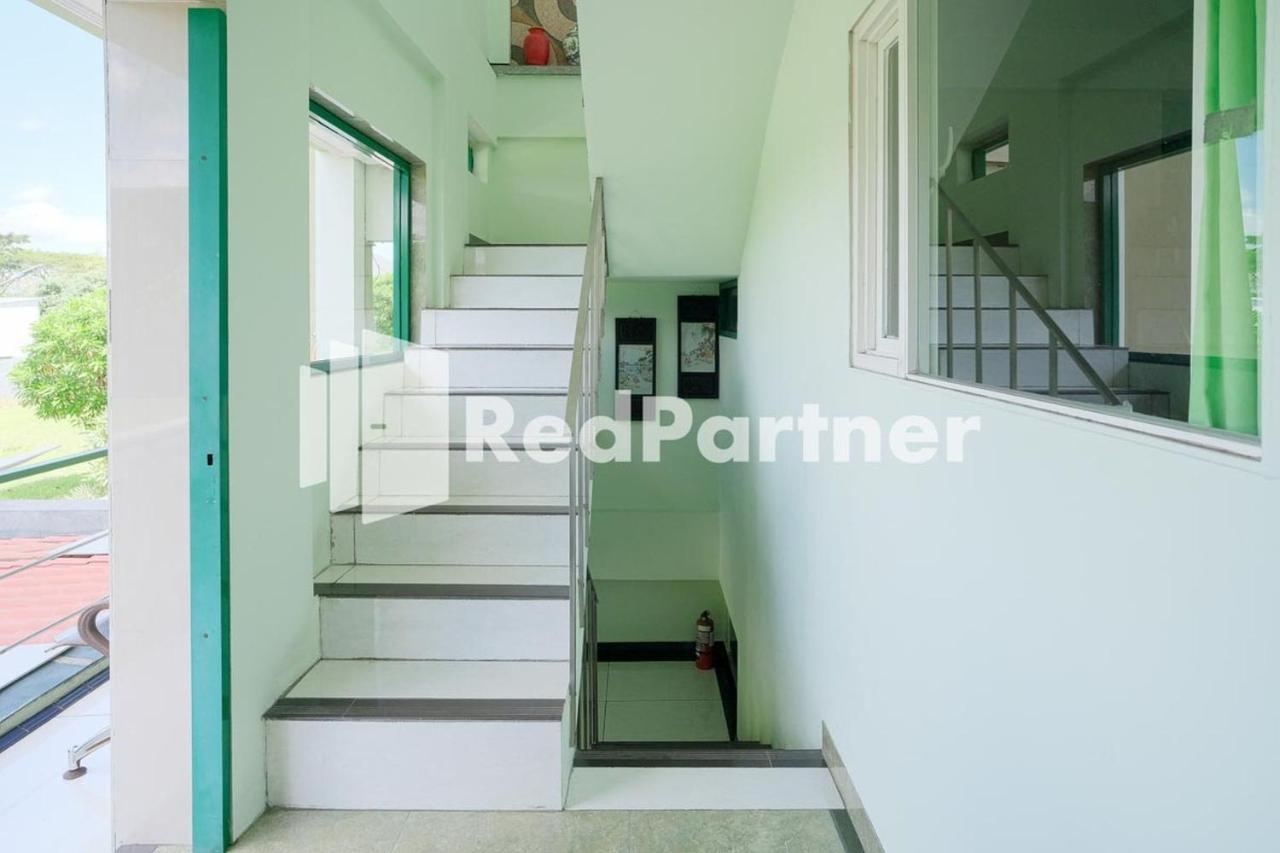 Pondok Hijau Syariah Mitra Reddoorz At Citraland Surabaya Kültér fotó